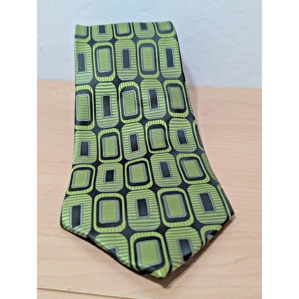 Ferrecci Int'l Green & Black Geometric Tie 4" x 60" Microfiber